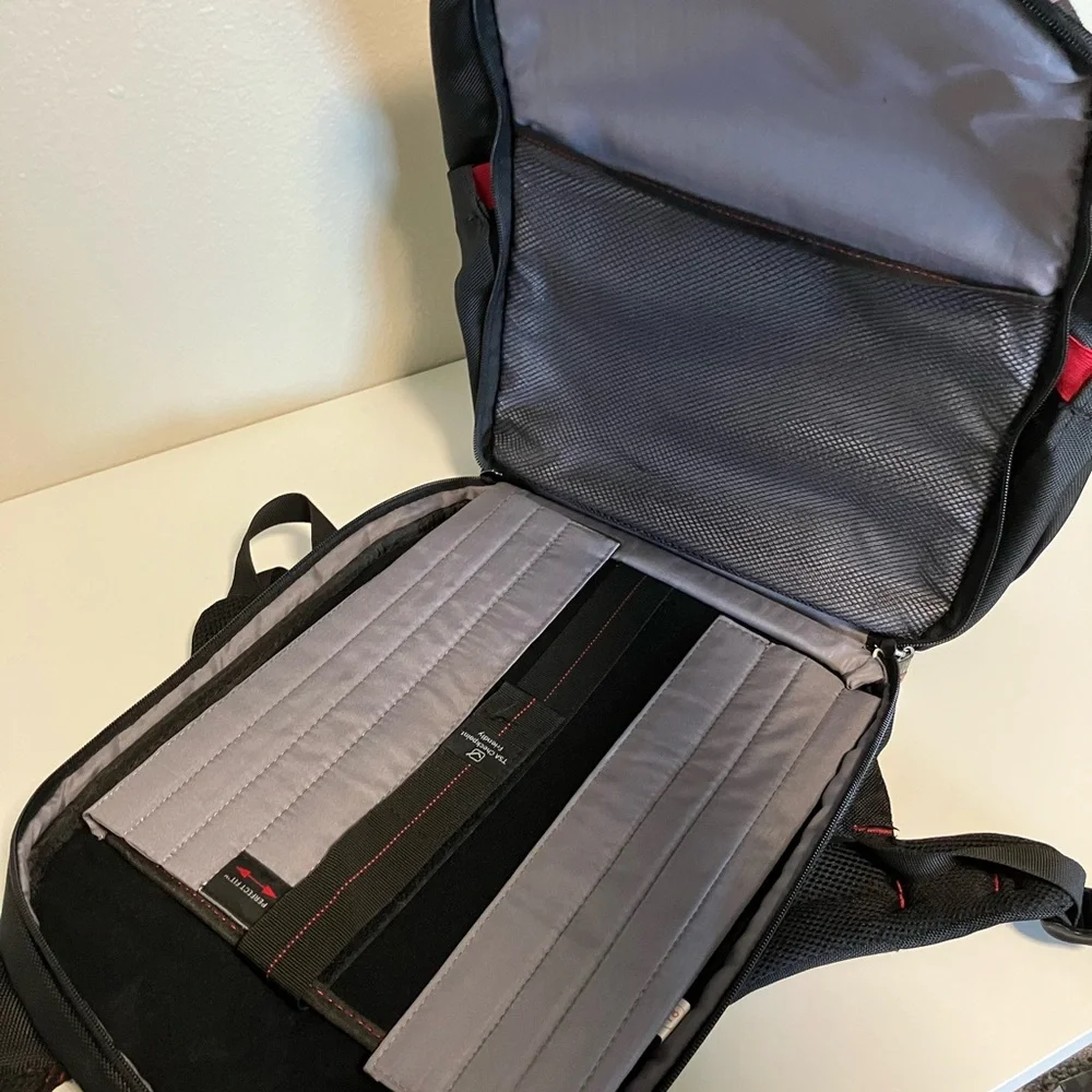 Samsonite Xenon 2  Black Laptop Backpack - Picture 3 of 7